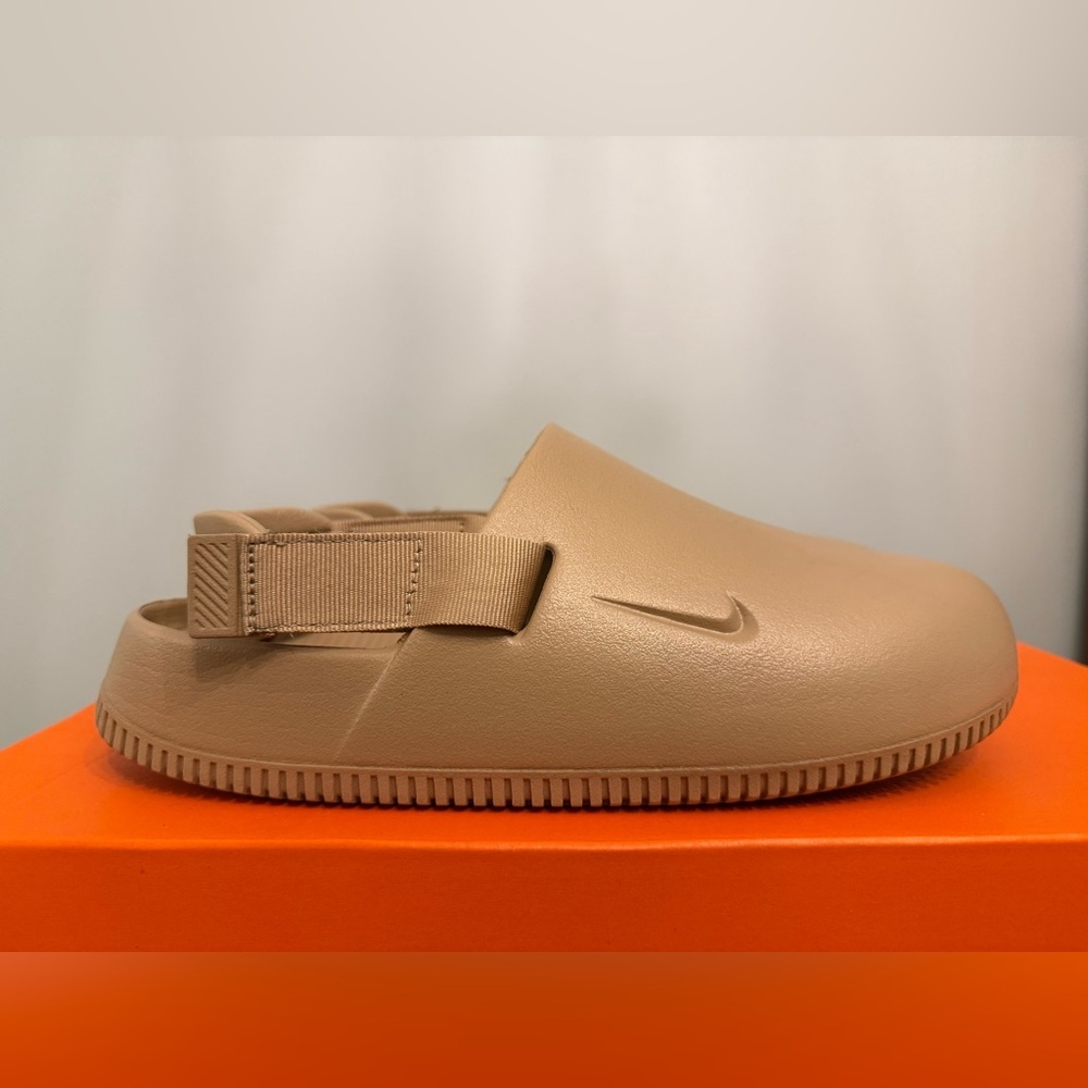 Nike Calm
Men's Mules
Hemp/Hemp
Size 9
Style
FD5130-200